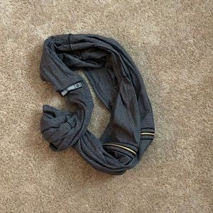 Lululemon Infiniti Scarf Blanket